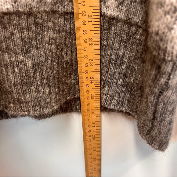 Lewit Jacquard Wool/Mohair Blend Sweater Size Medium - Picture 10 of 11